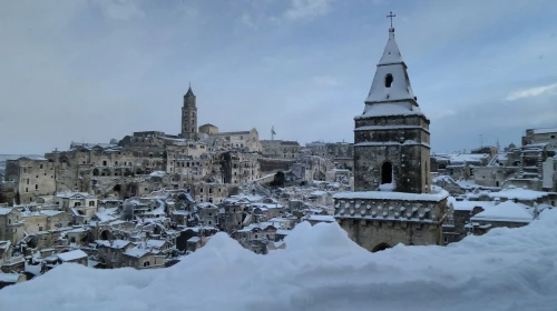 Domenica 8 Gennaio 2016 - Possibili rovesci di neve nel pomeriggio. Temperature gelide